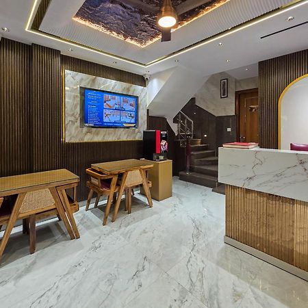 Bed and Breakfast Delhi Delight Premium Нью-Дели Экстерьер фото
