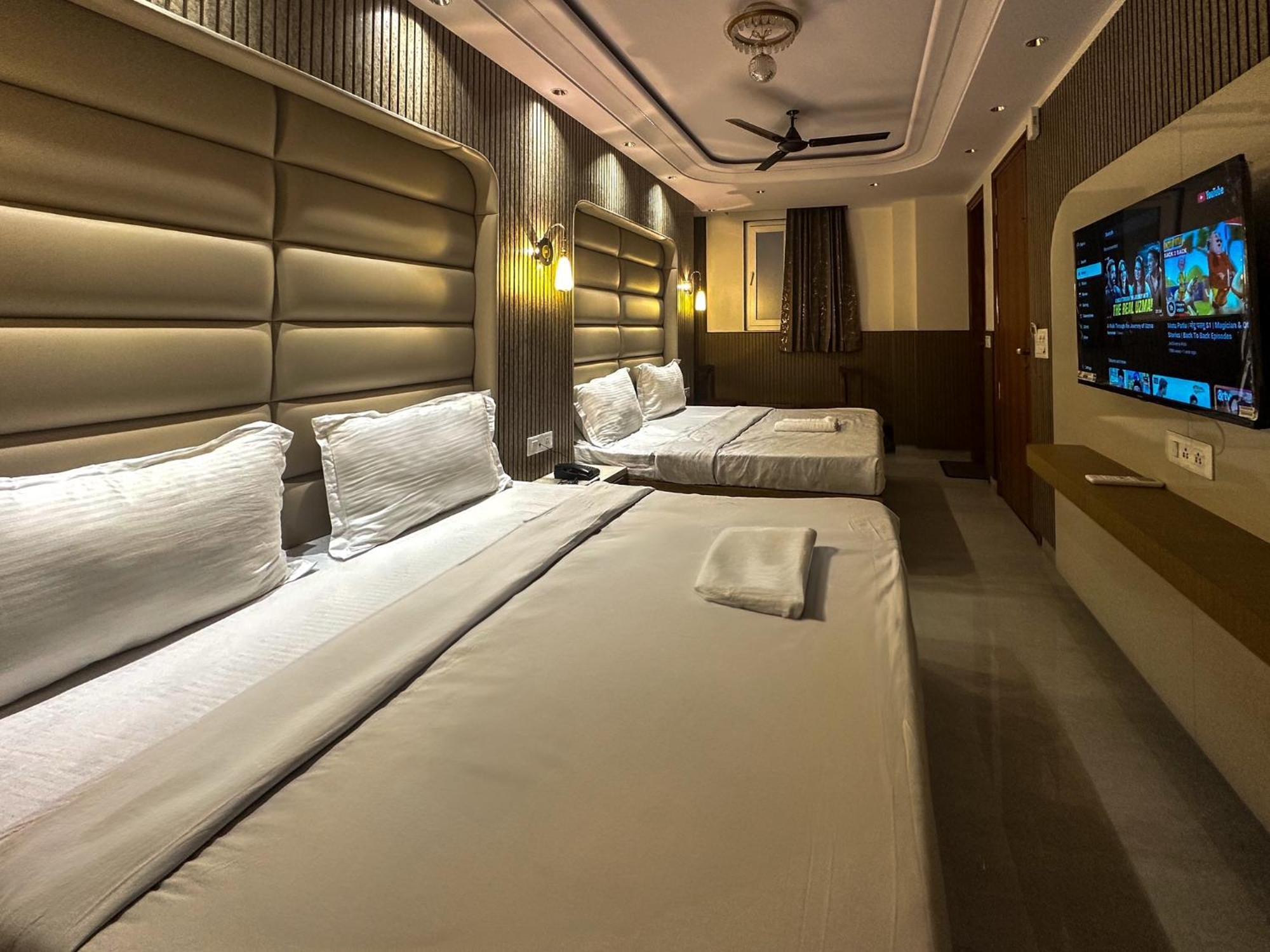 Bed and Breakfast Delhi Delight Premium Нью-Дели Экстерьер фото
