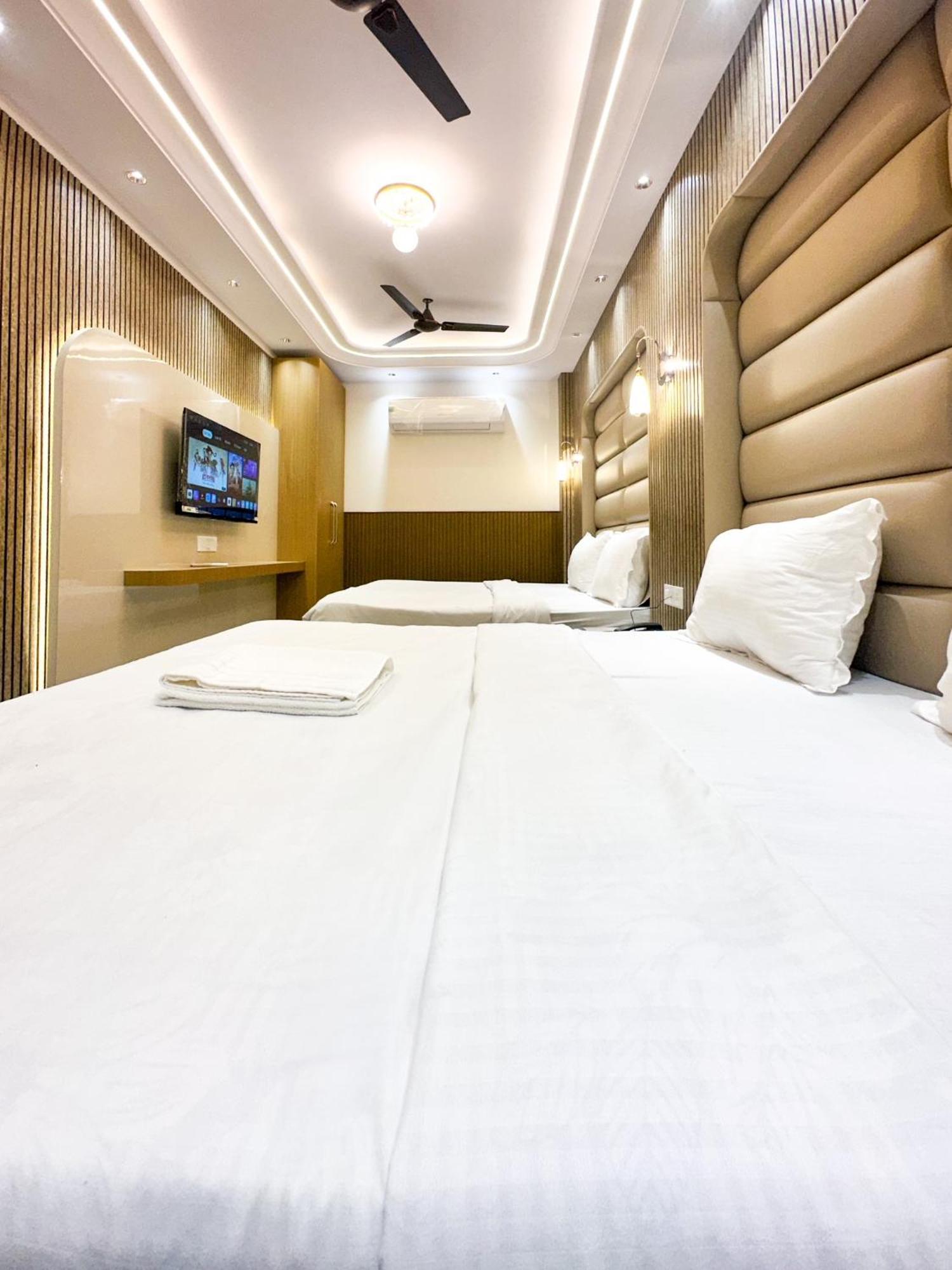Bed and Breakfast Delhi Delight Premium Нью-Дели Экстерьер фото