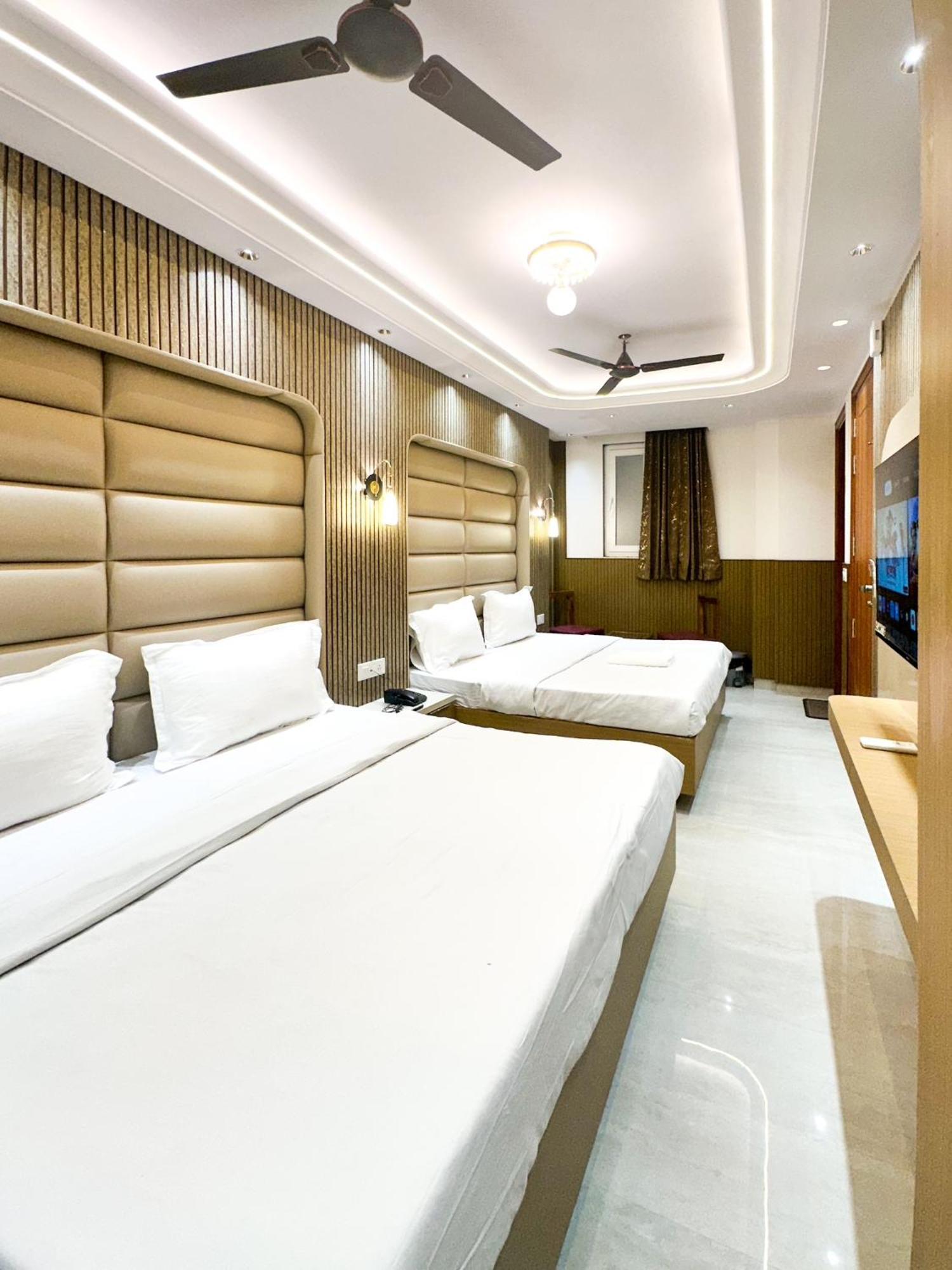 Bed and Breakfast Delhi Delight Premium Нью-Дели Экстерьер фото
