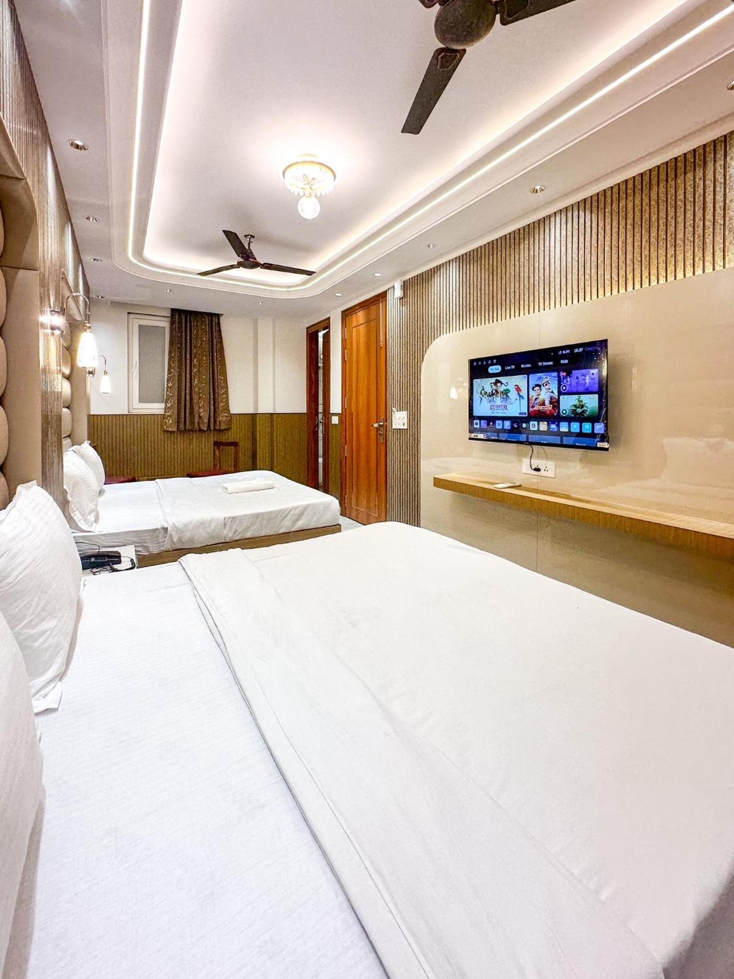 Bed and Breakfast Delhi Delight Premium Нью-Дели Экстерьер фото