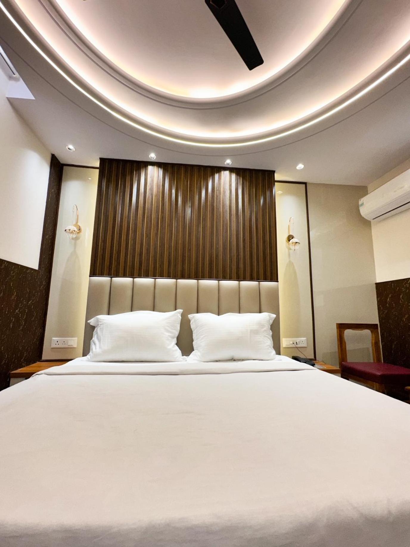 Bed and Breakfast Delhi Delight Premium Нью-Дели Экстерьер фото