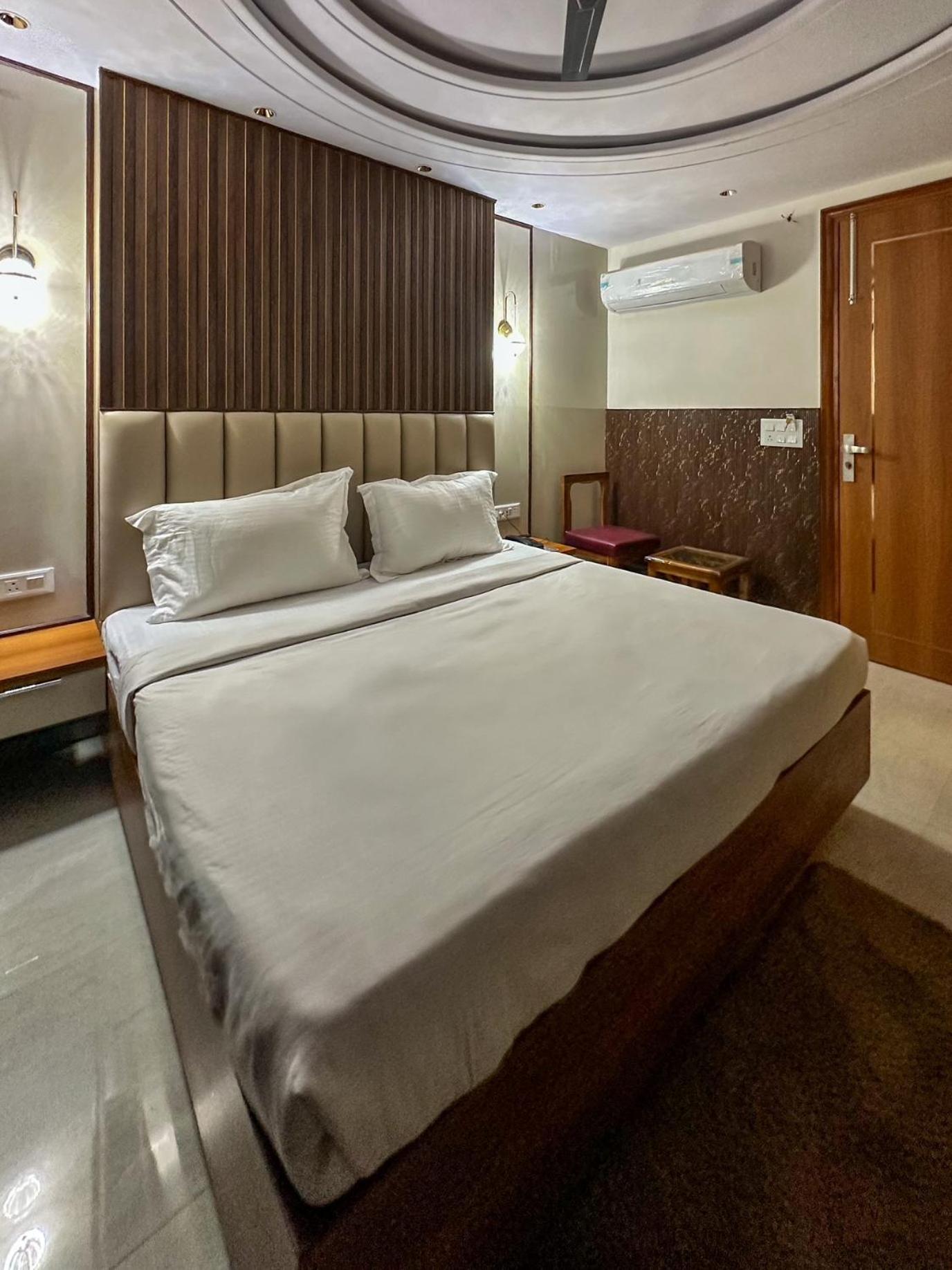 Bed and Breakfast Delhi Delight Premium Нью-Дели Экстерьер фото
