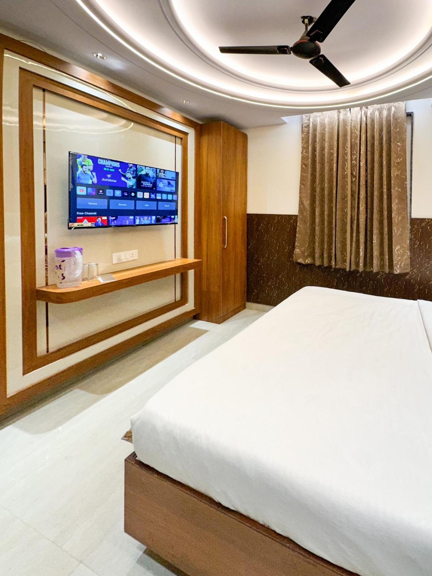 Bed and Breakfast Delhi Delight Premium Нью-Дели Экстерьер фото