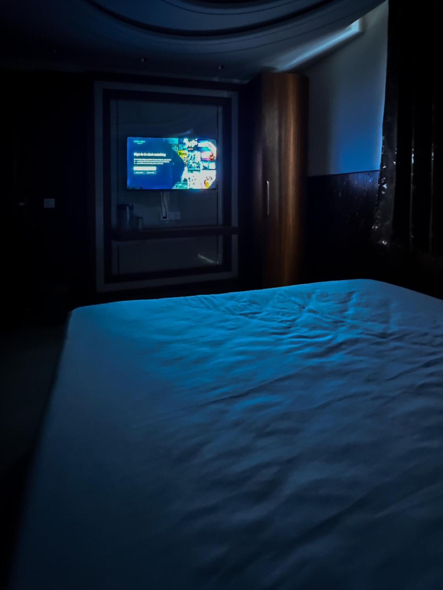 Bed and Breakfast Delhi Delight Premium Нью-Дели Экстерьер фото