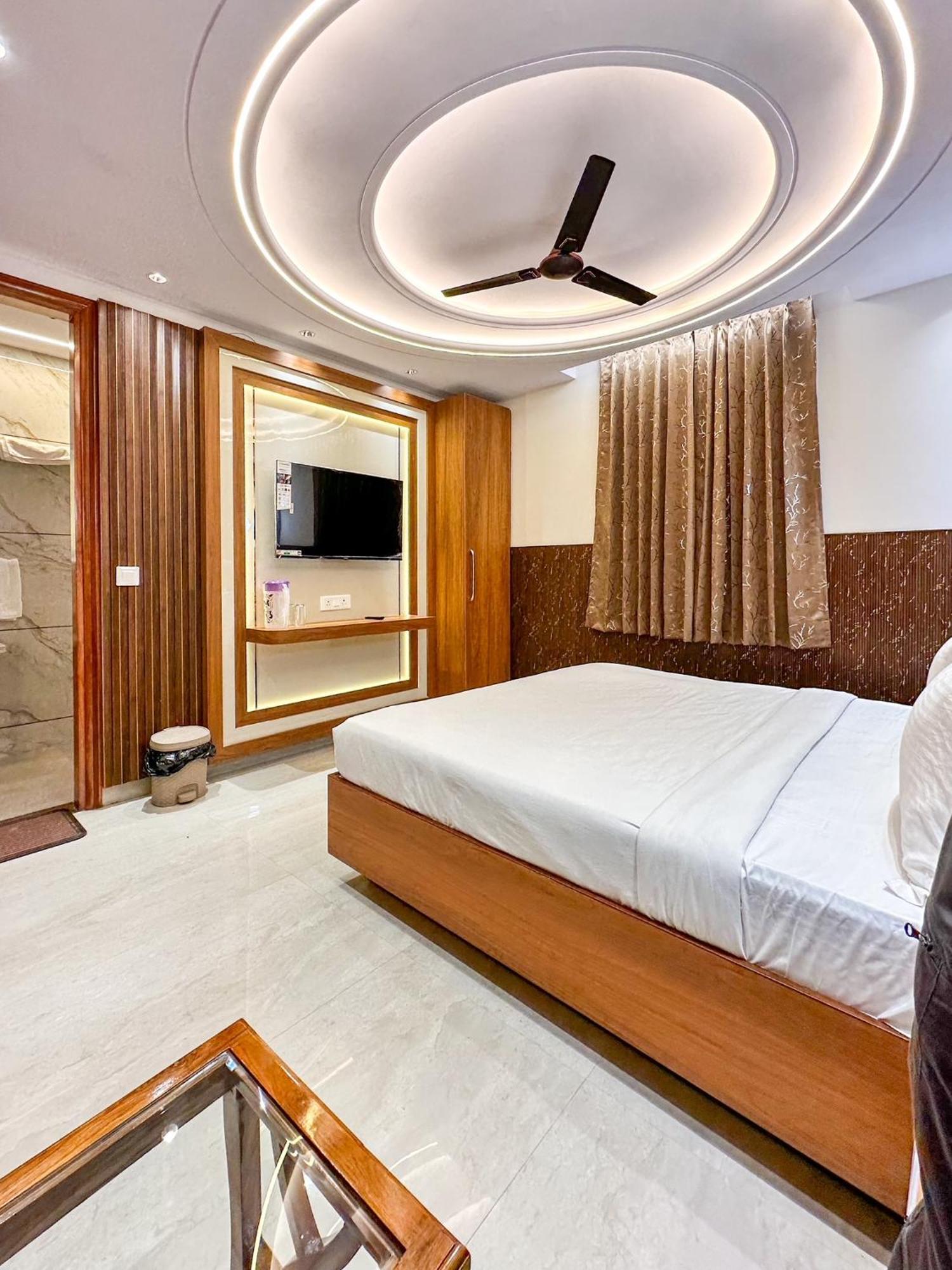 Bed and Breakfast Delhi Delight Premium Нью-Дели Экстерьер фото