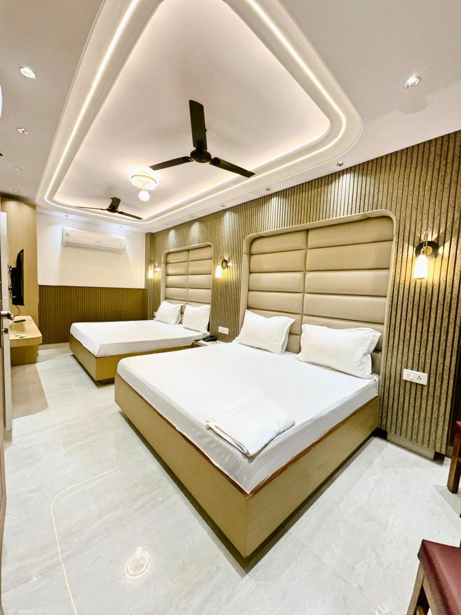 Bed and Breakfast Delhi Delight Premium Нью-Дели Экстерьер фото