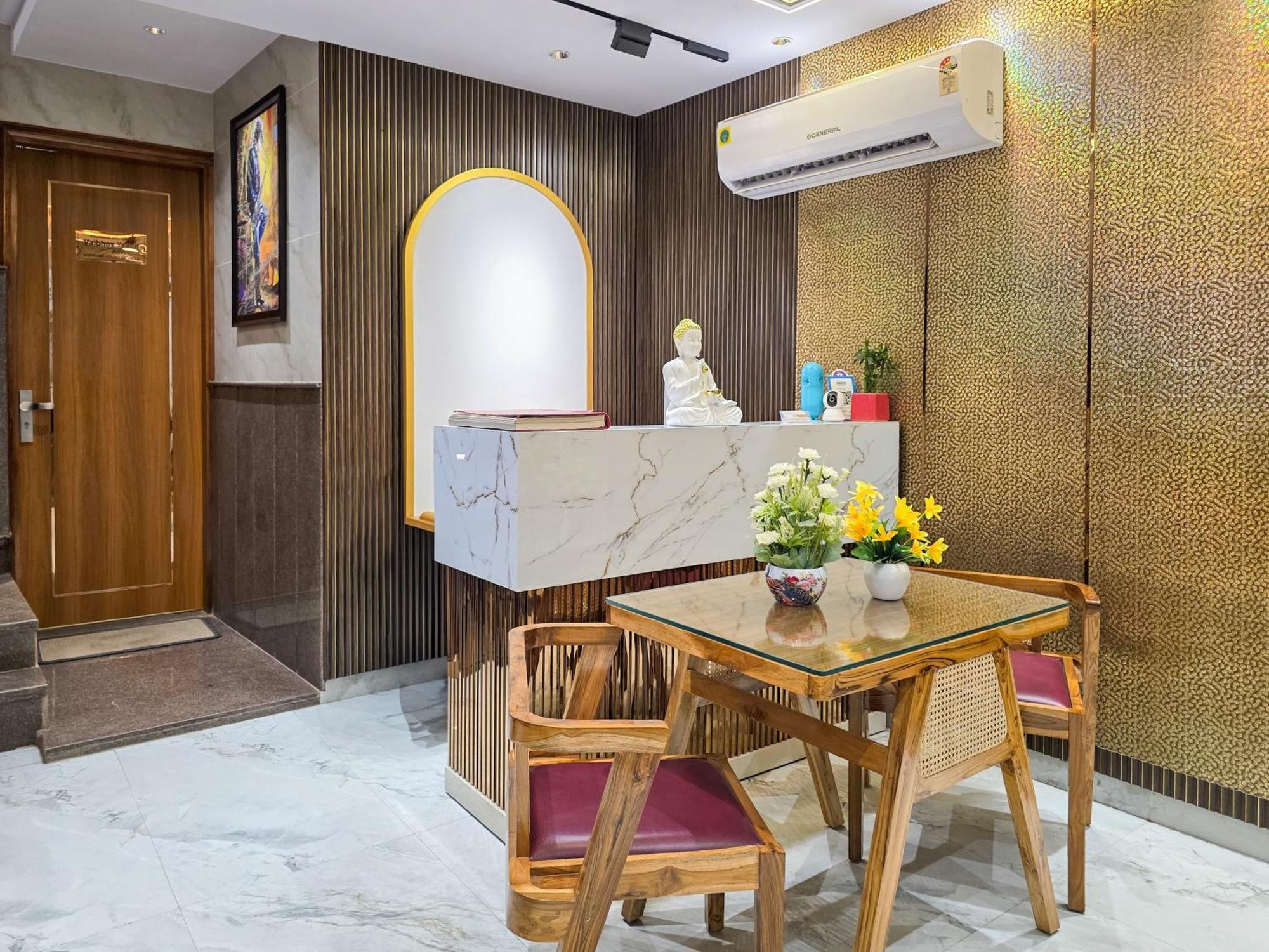 Bed and Breakfast Delhi Delight Premium Нью-Дели Экстерьер фото