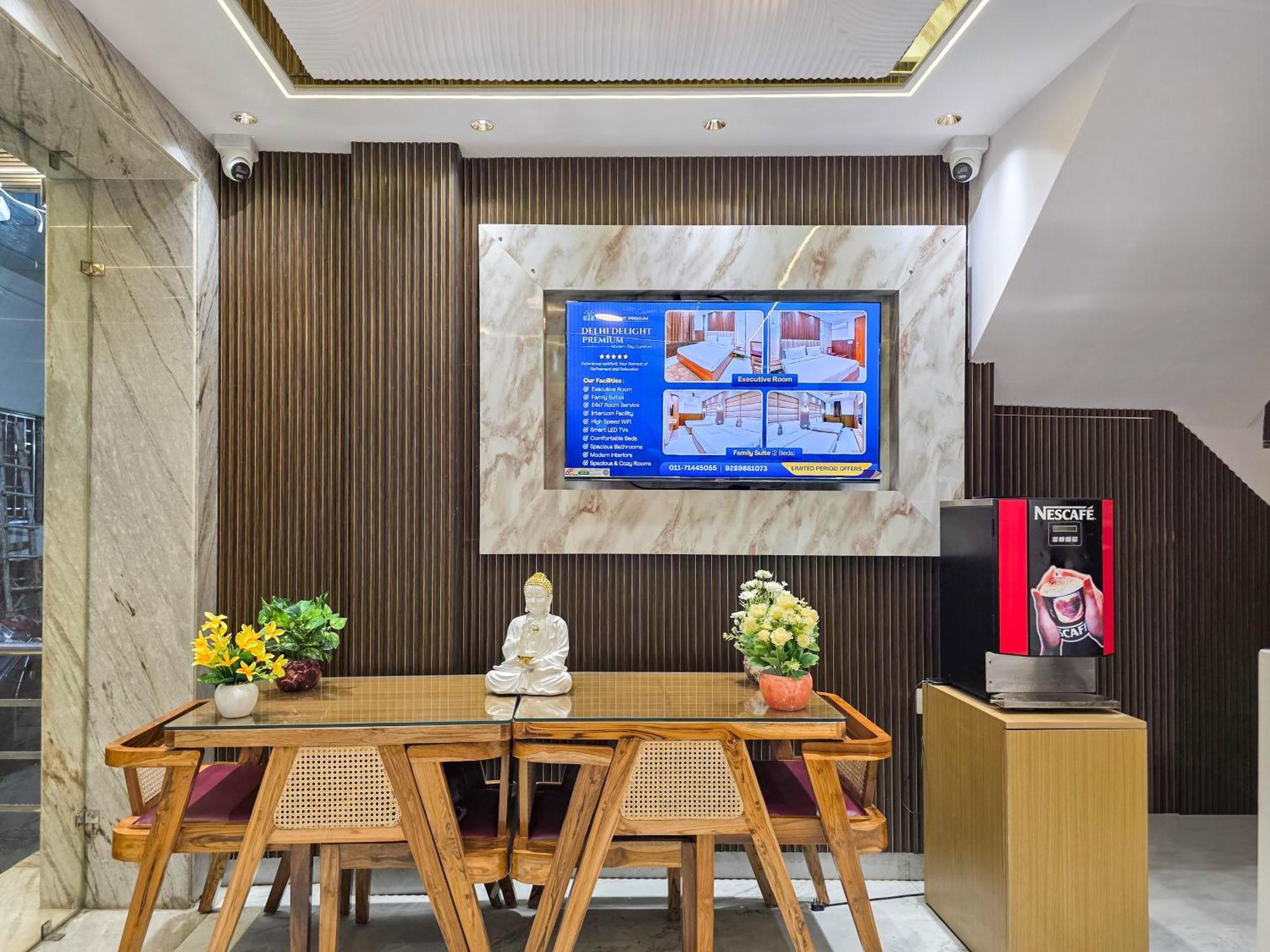 Bed and Breakfast Delhi Delight Premium Нью-Дели Экстерьер фото