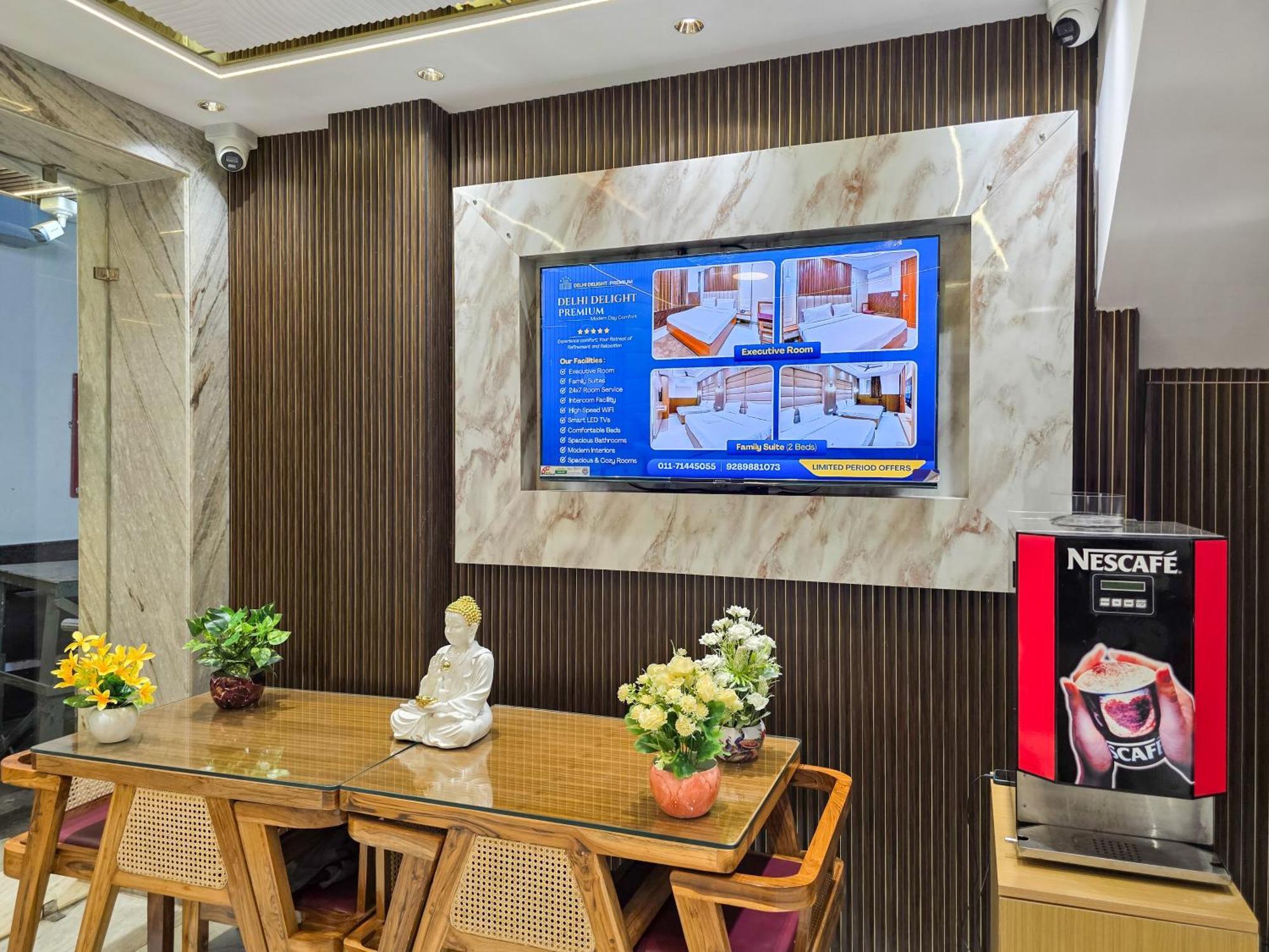 Bed and Breakfast Delhi Delight Premium Нью-Дели Экстерьер фото