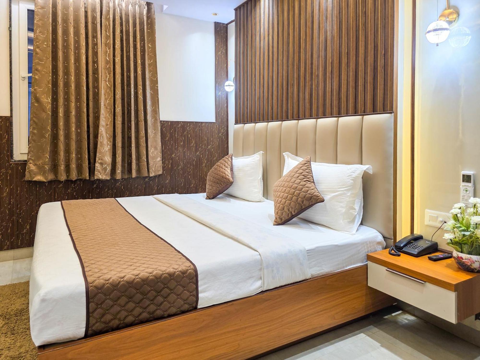 Bed and Breakfast Delhi Delight Premium Нью-Дели Экстерьер фото