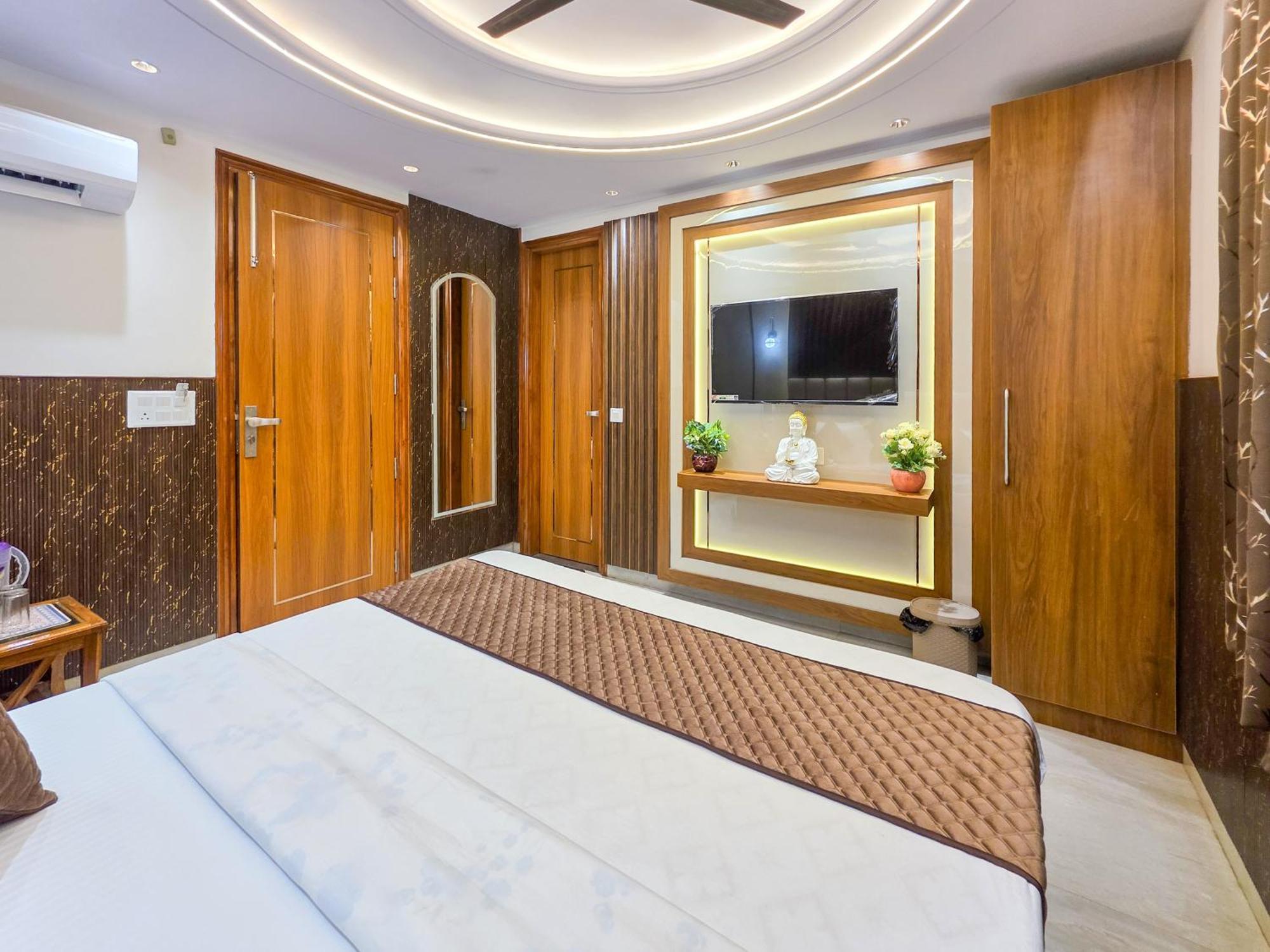 Bed and Breakfast Delhi Delight Premium Нью-Дели Экстерьер фото
